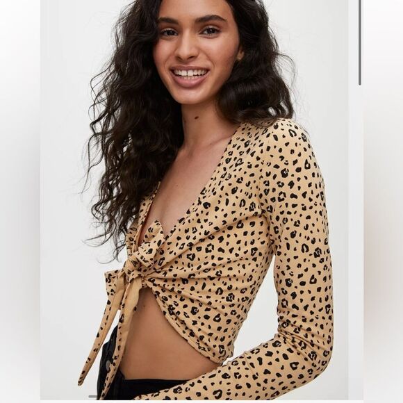 Aritzia Sunday Best Leopard Print Wrap Crop Top Sz XS - Picture 2 of 8